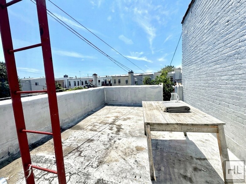 Building Photo - 81 STREET
