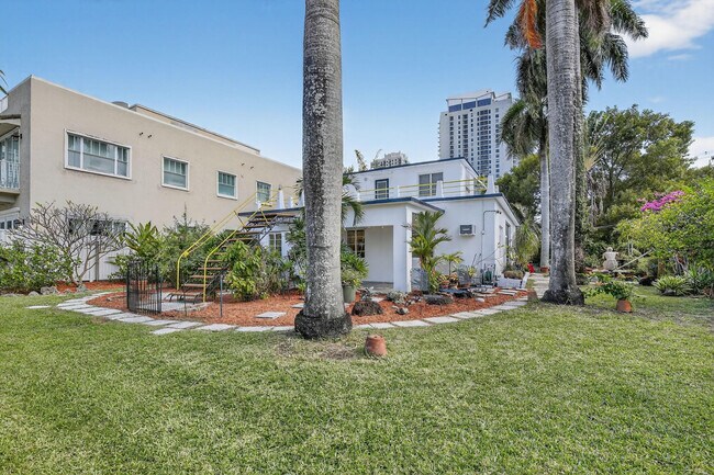 Building Photo - 501 SW 5th St