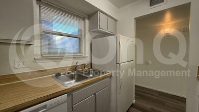 Building Photo - 410 Bryan St