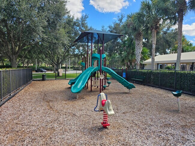 Building Photo - 7533 Topiary Ave