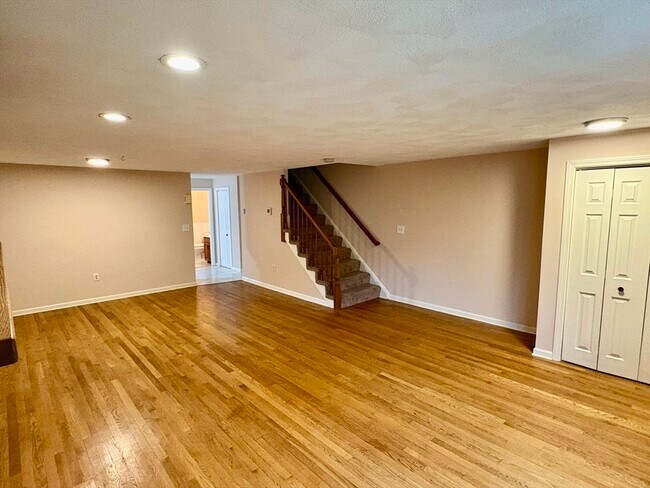 Building Photo - 224 Park St