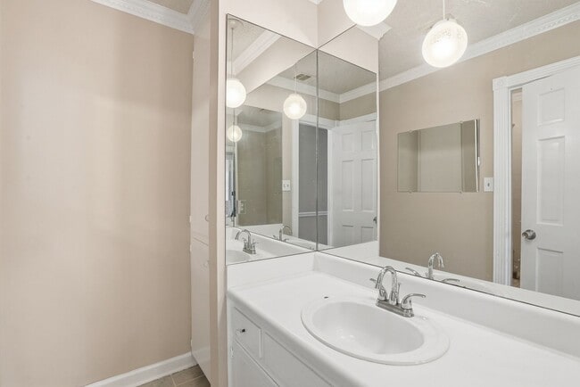 Building Photo - Mayfair Home For Lease with Backyard Oasis!