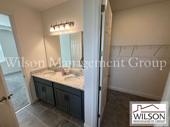 Building Photo - 484 Shadow Gorge Wy