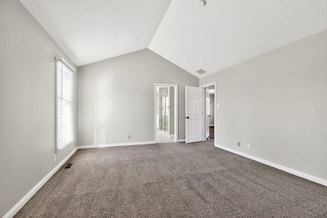 Building Photo - Beautiful Home surrounded by nature!