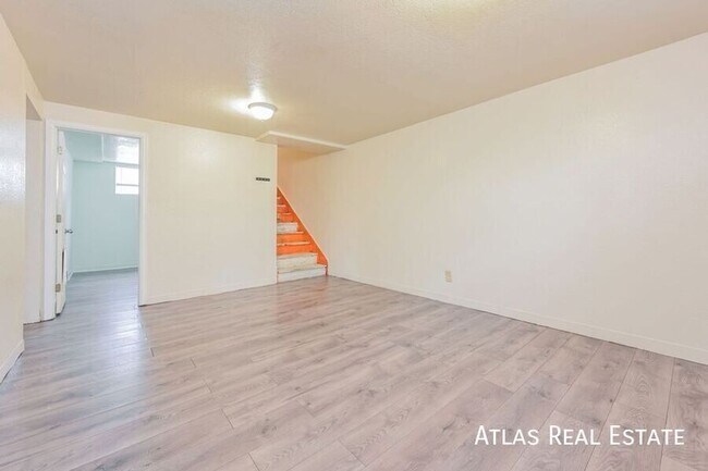 Building Photo - 1479 W Byers Pl