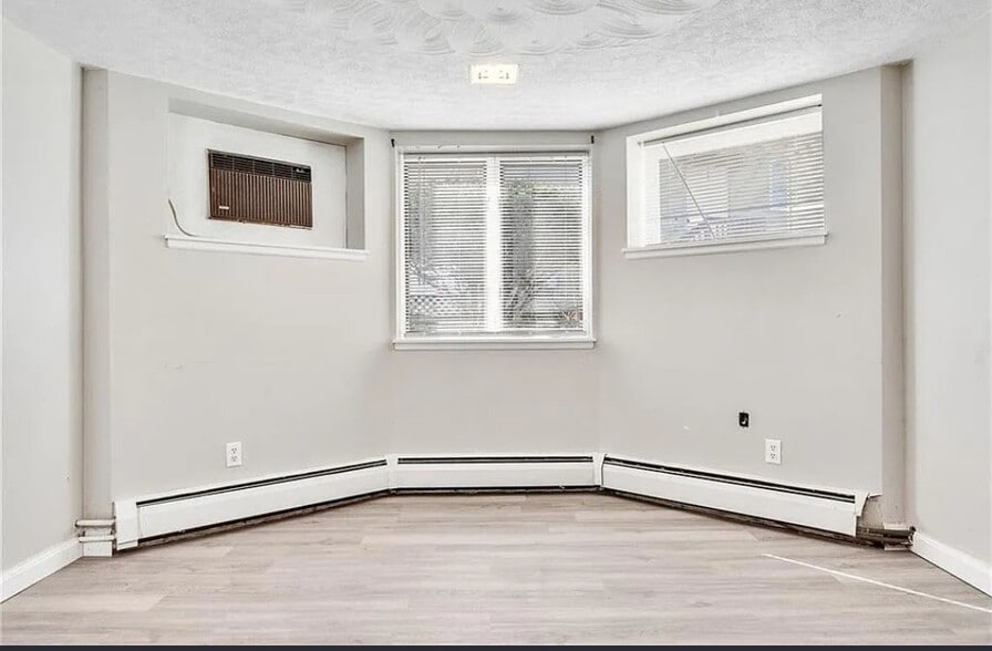 Building Photo - 150 Langdon St