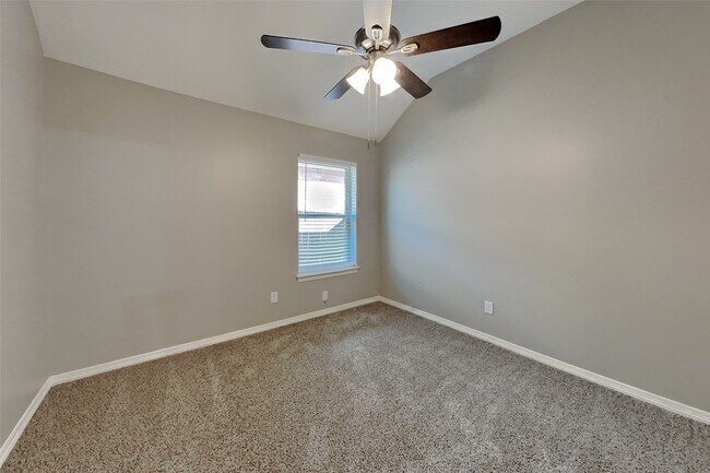 Building Photo - 8227 Sports Haven Dr