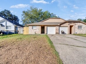 Building Photo - 22125 Diane Dr