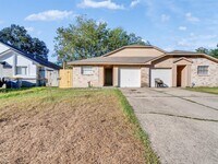 Building Photo - 22125 Diane Dr