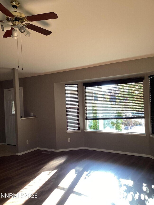 Building Photo - 2175 Albatross Way