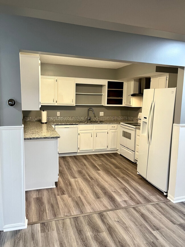 Building Photo - 18475 Bennett Rd