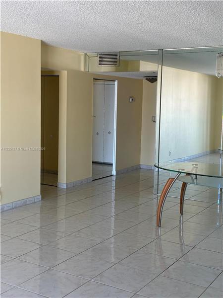 Building Photo - 3800 S Ocean Dr