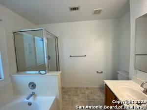 Building Photo - 5911 Twin Oaks Dr