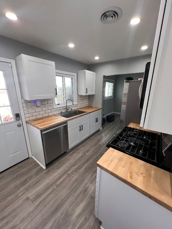 Building Photo - 2802 Flora Ave