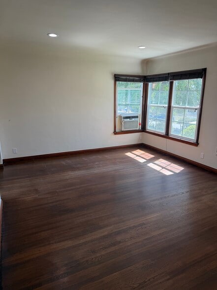 Family room - 2545 Piedmont Ave