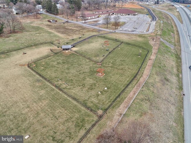 Building Photo - 2027 Ter Vw Ln