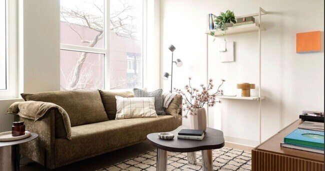 Building Photo - 1535 N Fremont St