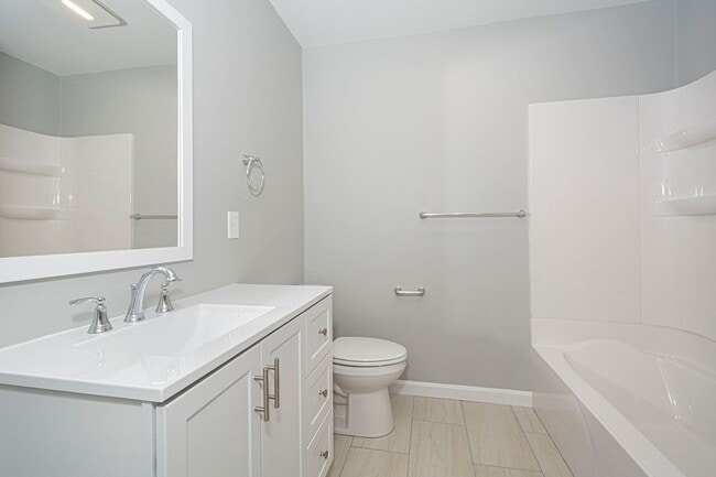 Building Photo - Remodeled 3 bedroom 1 bath 3rd floor.