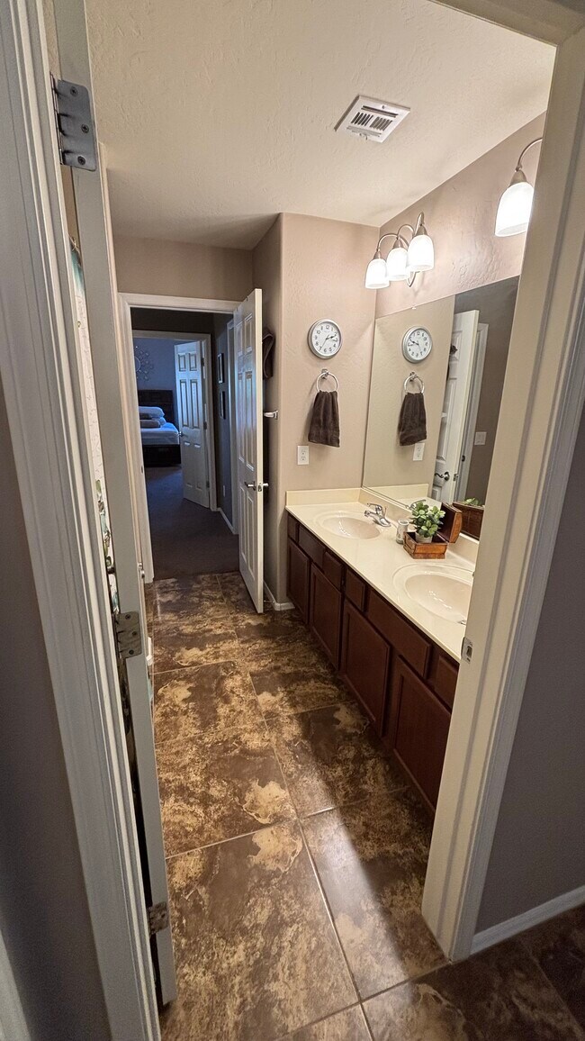 Building Photo - 19589 N Portarosa Ct