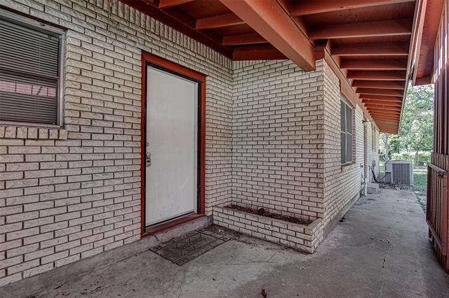 Building Photo - 703 Country Club Rd
