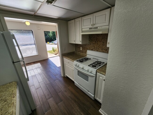 Building Photo - 6399 Baker Ct