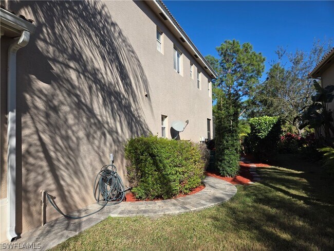 Building Photo - 1949 Par Dr