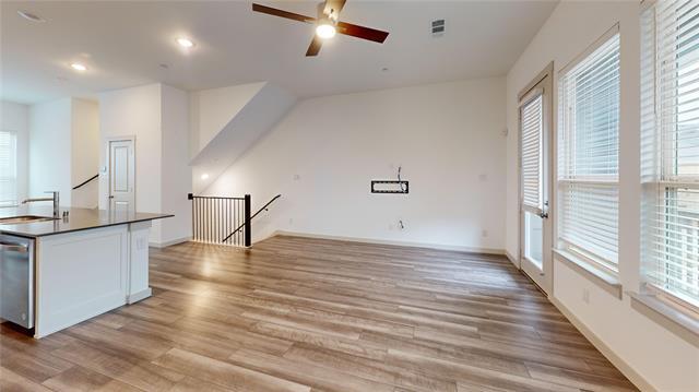 Building Photo - 685 Vista Del Lago Dr