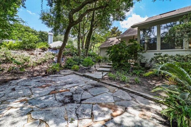 Building Photo - Coastal Living on Amelia Island