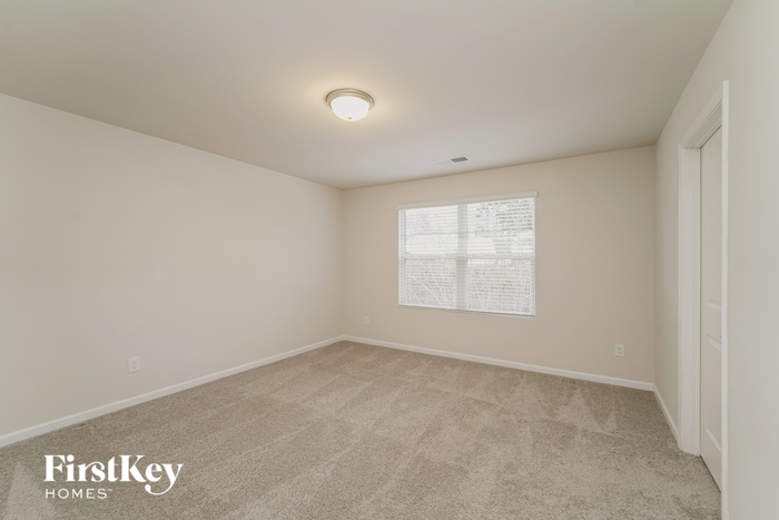 Building Photo - 6327 Mosley Glen Dr