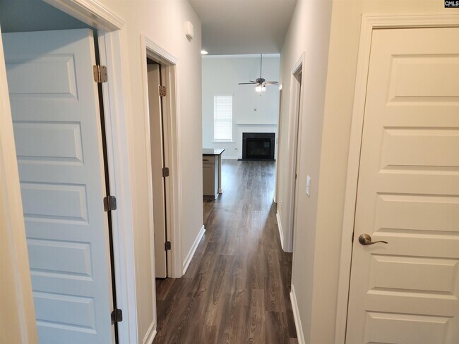 Building Photo - 1401 Ardennes Dr