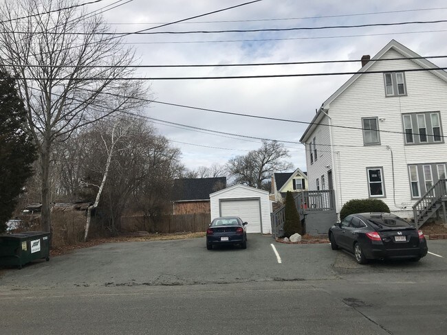Primary Photo - 902 Bedford St