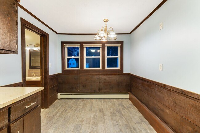 Building Photo - 381 Littlefield Rd