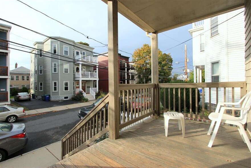 Building Photo - 14 Belknap St