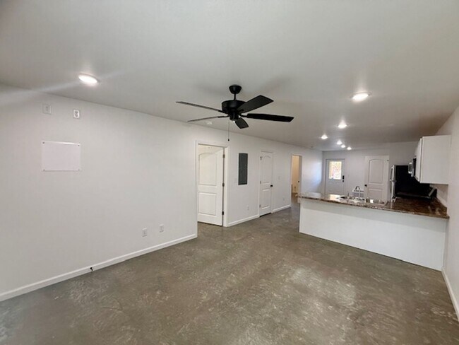 Building Photo - 2604 Hurricane Lake Rd