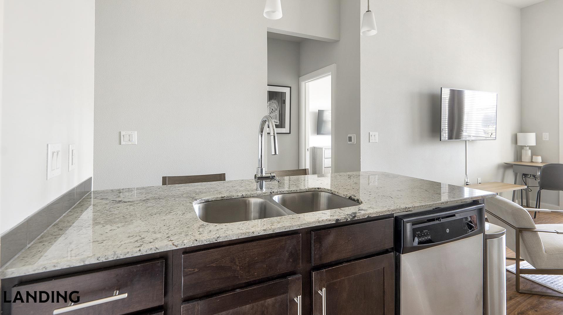 Building Photo - 4300 Cromwell Dr