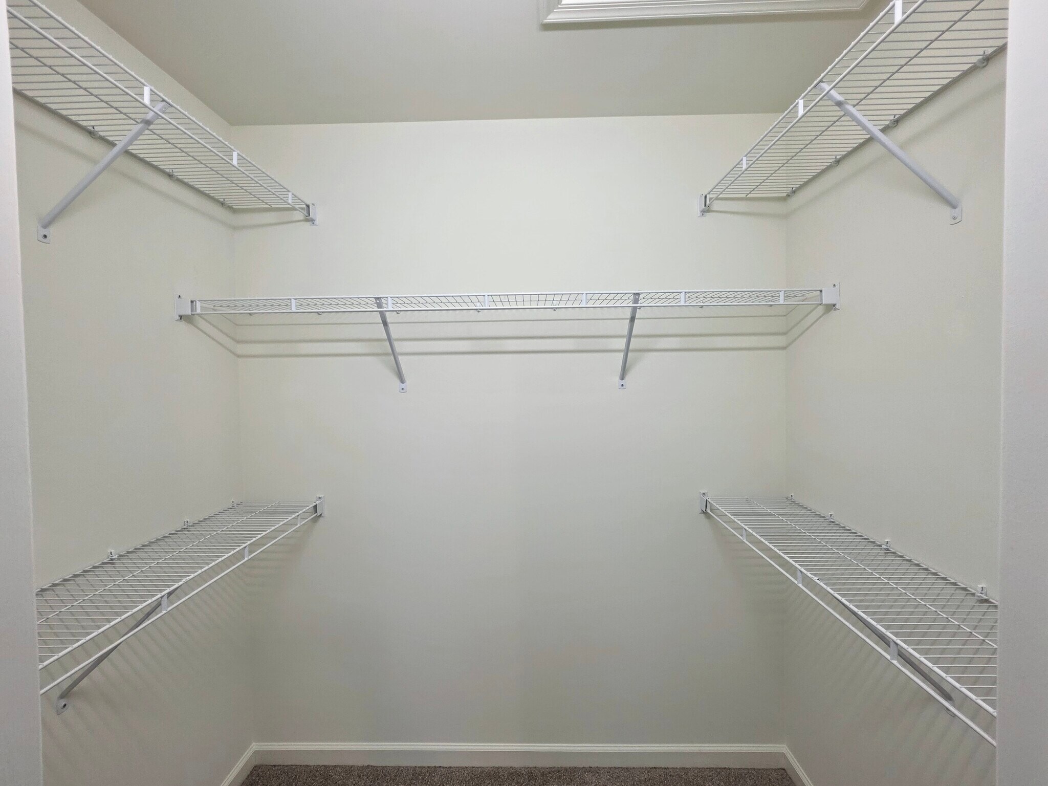 Building Photo - 14 Gable Dr