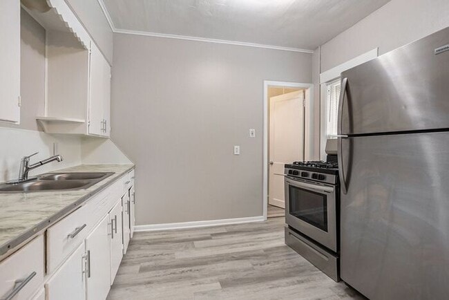 Building Photo - $849-Stylish 1-Bed/1-Bath Apartment with a...