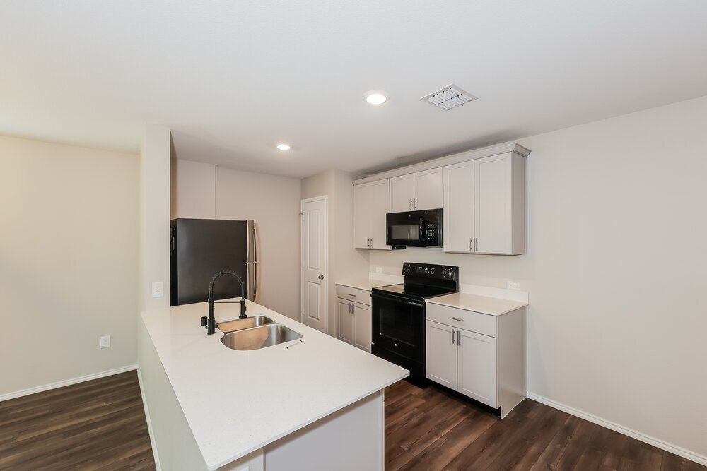 Building Photo - 1124 Skyline Dr