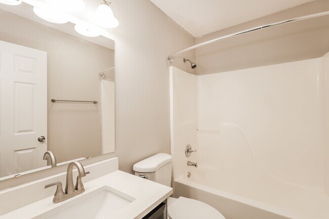 Building Photo - 1725 Cold Spring Dr