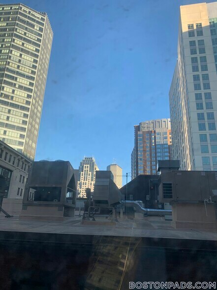 Building Photo - 62 Boylston St