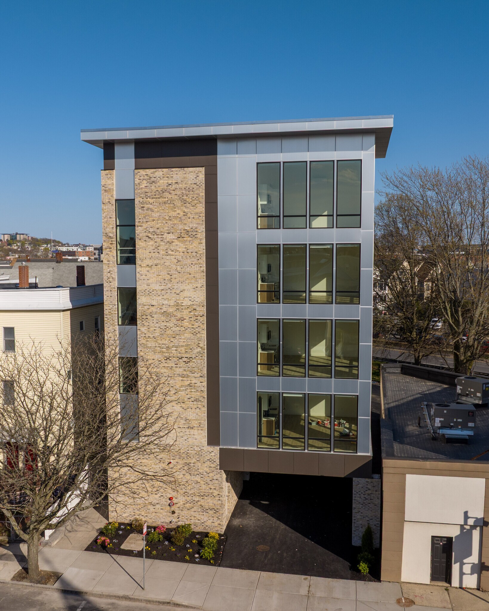 Building Photo - 319 Broadway