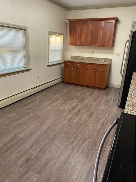 Building Photo - 20 Church St