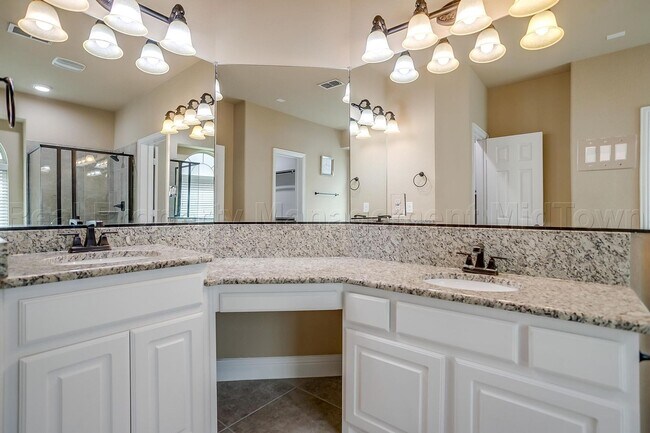 Building Photo - Gorgeous 5 bedroom, 4 bath home in Mansfield ISD