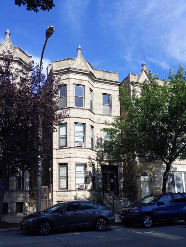 Building Photo - 1039 S Racine Ave