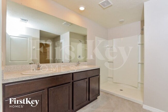 Building Photo - 8549 Triumph Cir