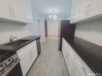 Building Photo - 30 Glenbrook Rd