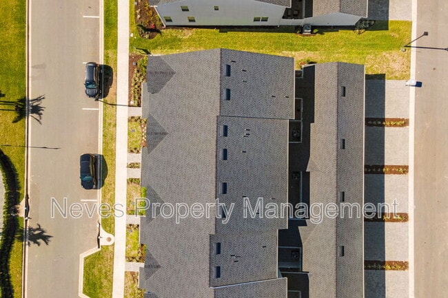 Building Photo - 1601 Pinecliff Dr