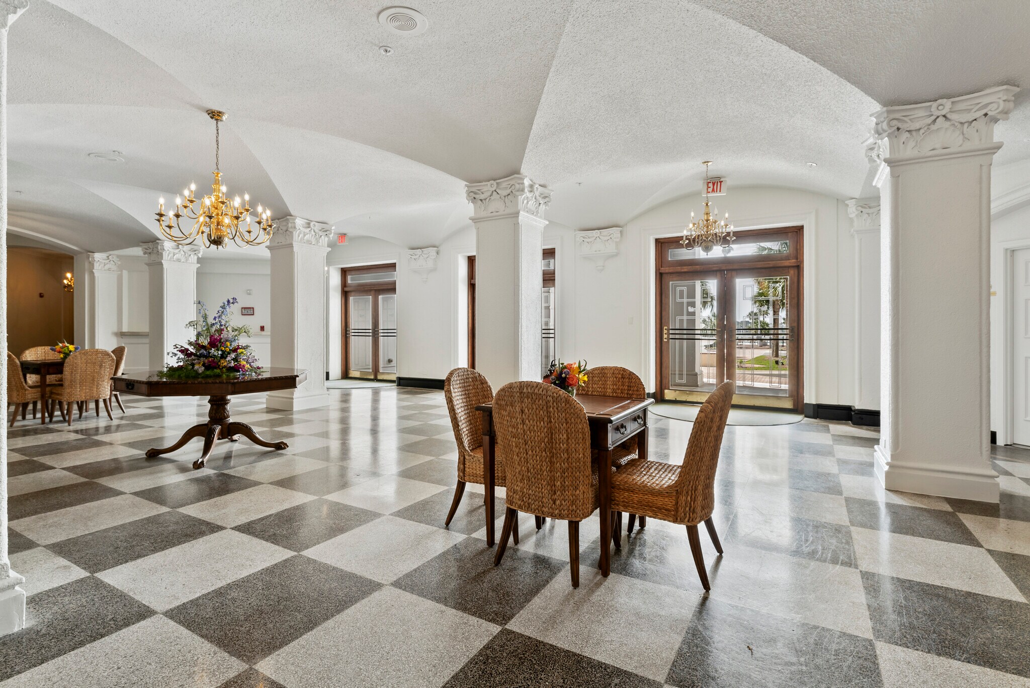 Building Photo - 700 Wilmington Island Rd