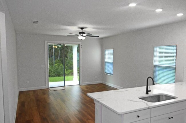 Building Photo - 770 Morgans Treasure Rd