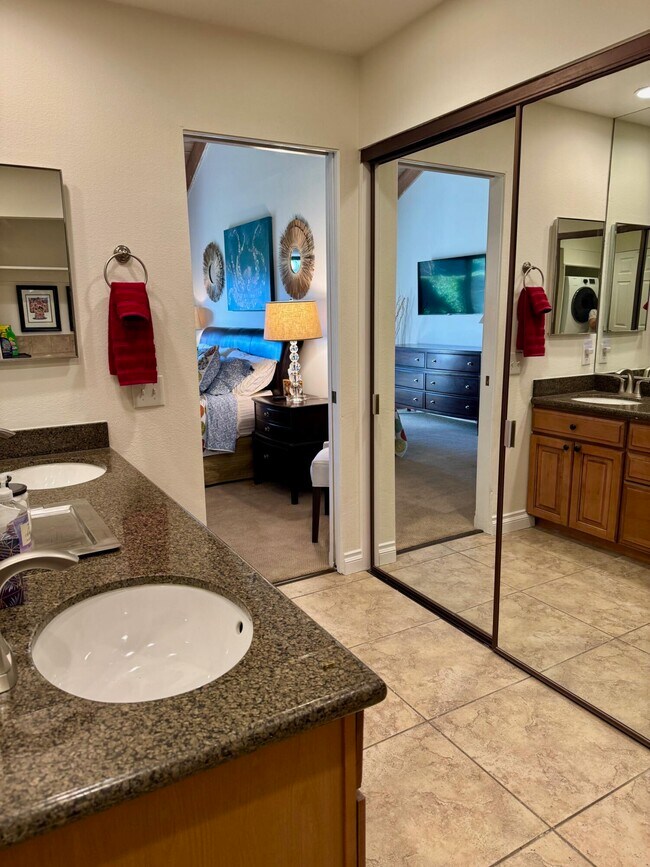 Building Photo - 310 Forest Hills Dr